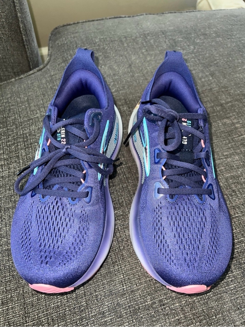 New Brooks Glycerin 22 GTS Women's Shoes - Navy with Teal and Pink Accents - Picture 2 of 8